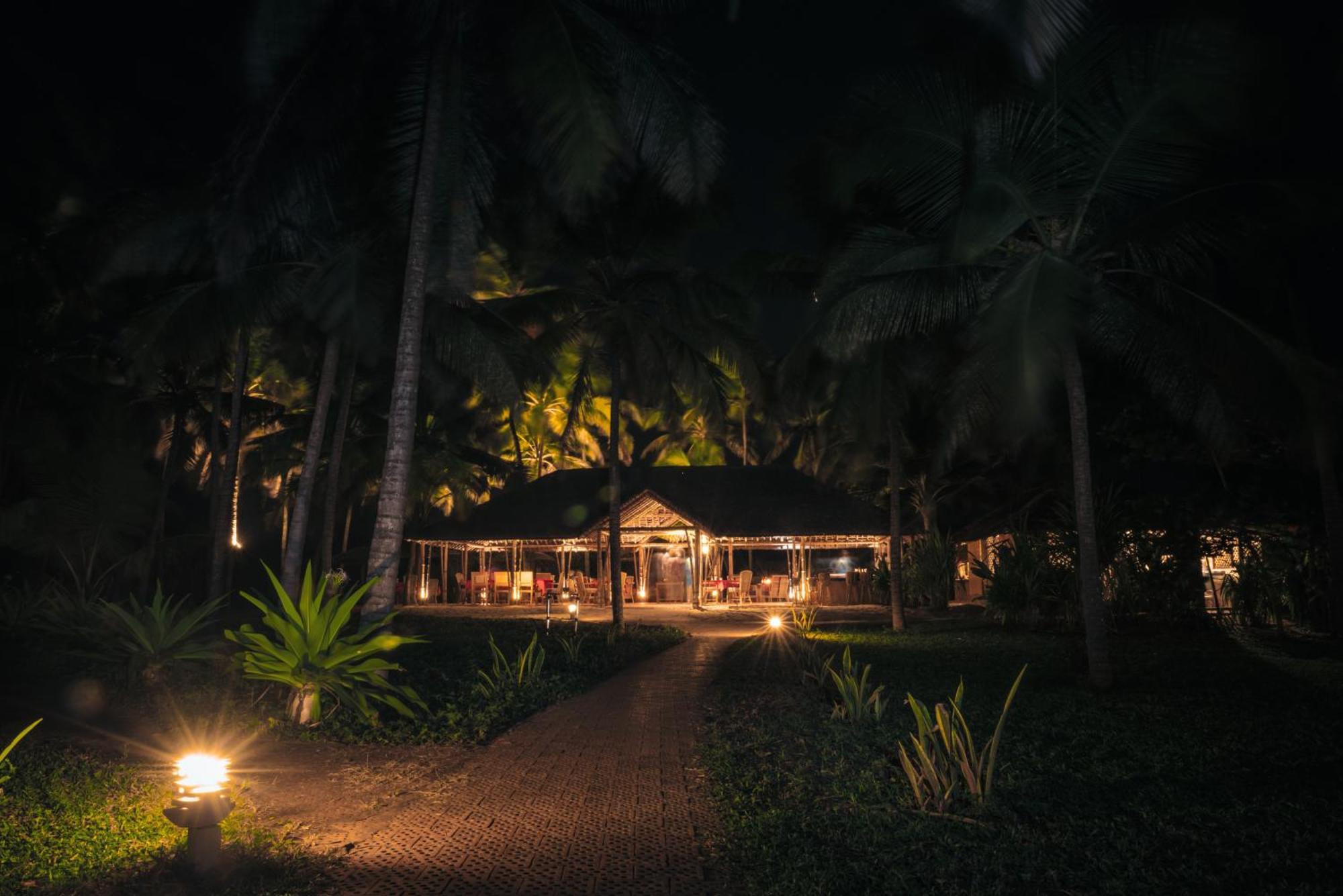 Neeleshwar Hermitage Nīleshwar Extérieur photo